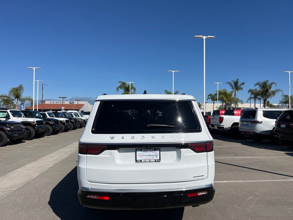 Used 2024 Jeep Wagoneer L Series II w/ Flexible Seating Group image 7