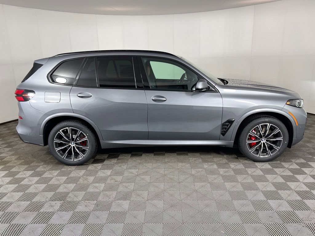 New 2026 BMW X5 xDrive40i w/ M Sport Package image 2