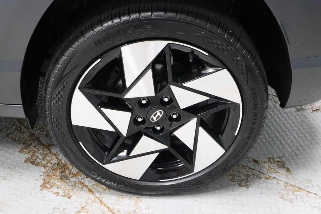 Used 2024 Hyundai Kona Limited AWD/4WD image 21