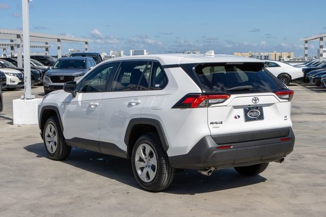 Used 2022 Toyota RAV4 LE AWD/4WD image 8