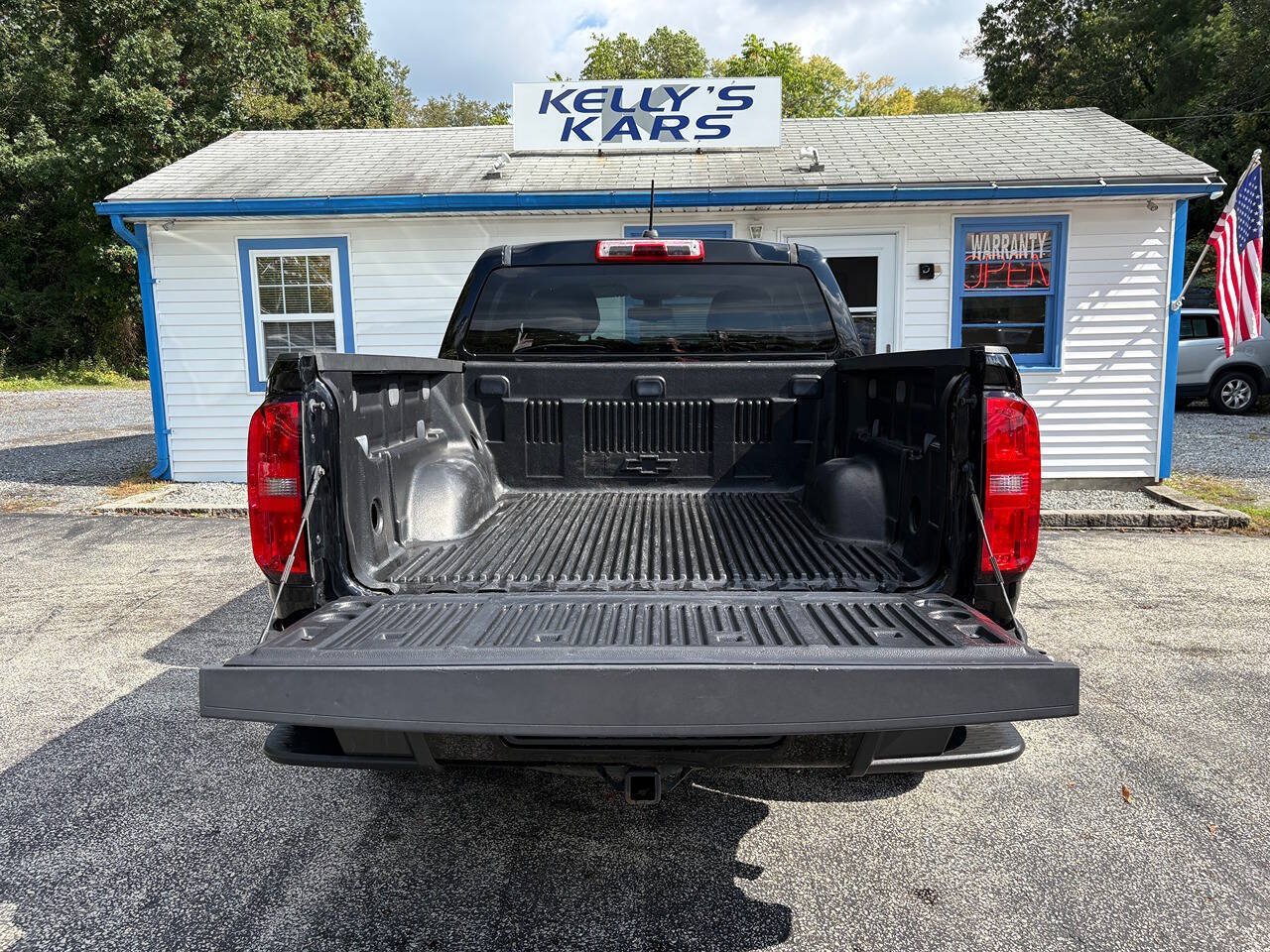 Used 2018 Chevrolet Colorado W/T w/ Custom Special Edition RWD image 6