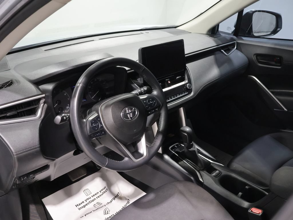Used 2023 Toyota Corolla Cross LE w/ Moonroof Package AWD/4WD image 16