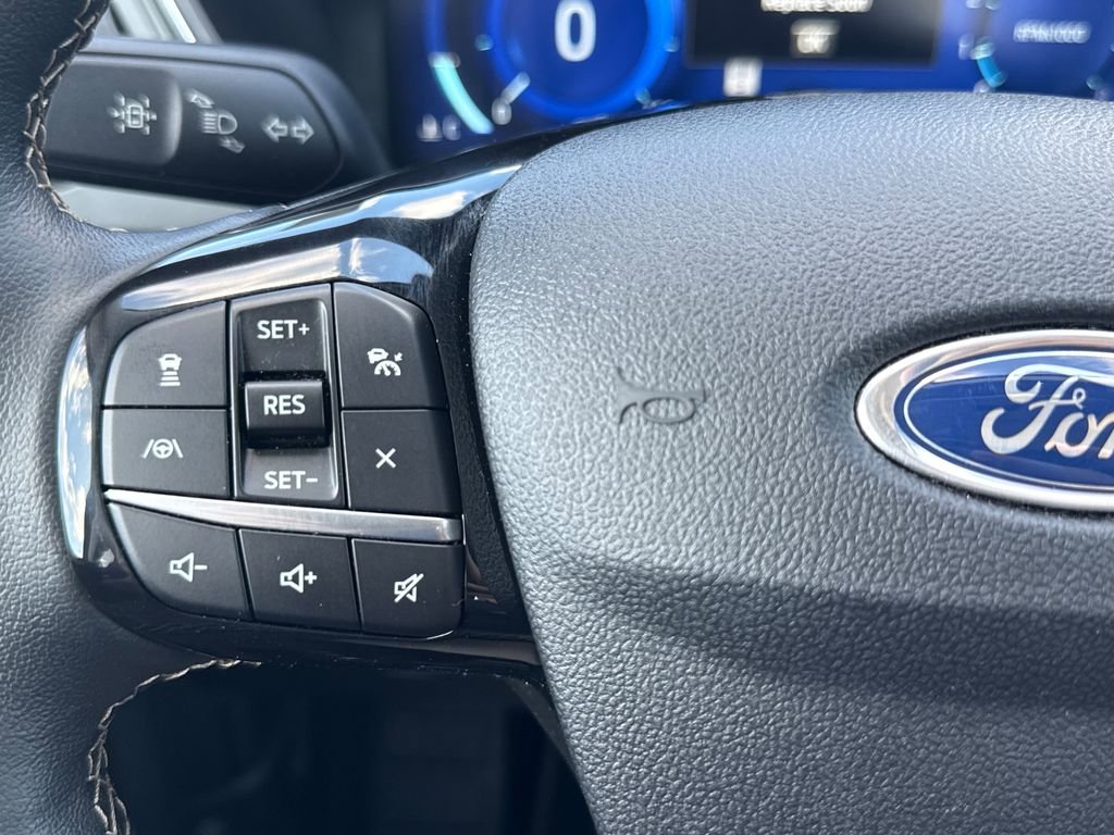 Used 2021 Ford Escape Titanium w/ Titanium Elite Package AWD/4WD image 16