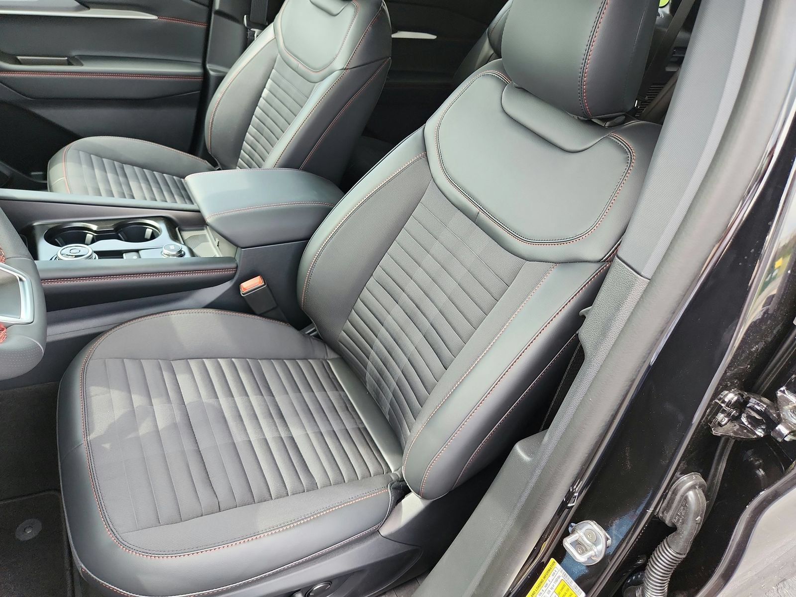 New 2026 Ford Explorer ST-Line AWD/4WD image 12