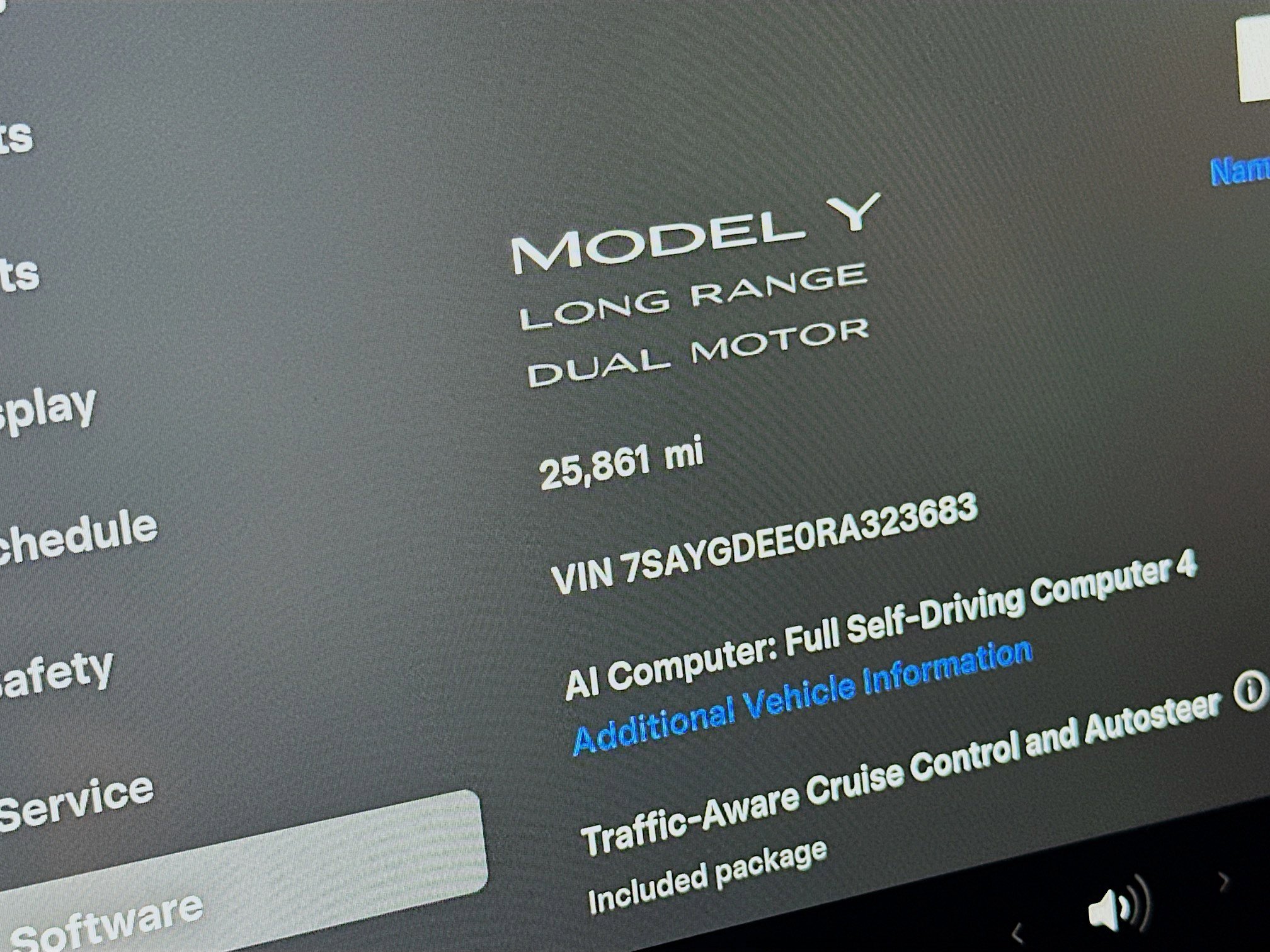 Used 2024 Tesla Model Y Long Range AWD/4WD image 18
