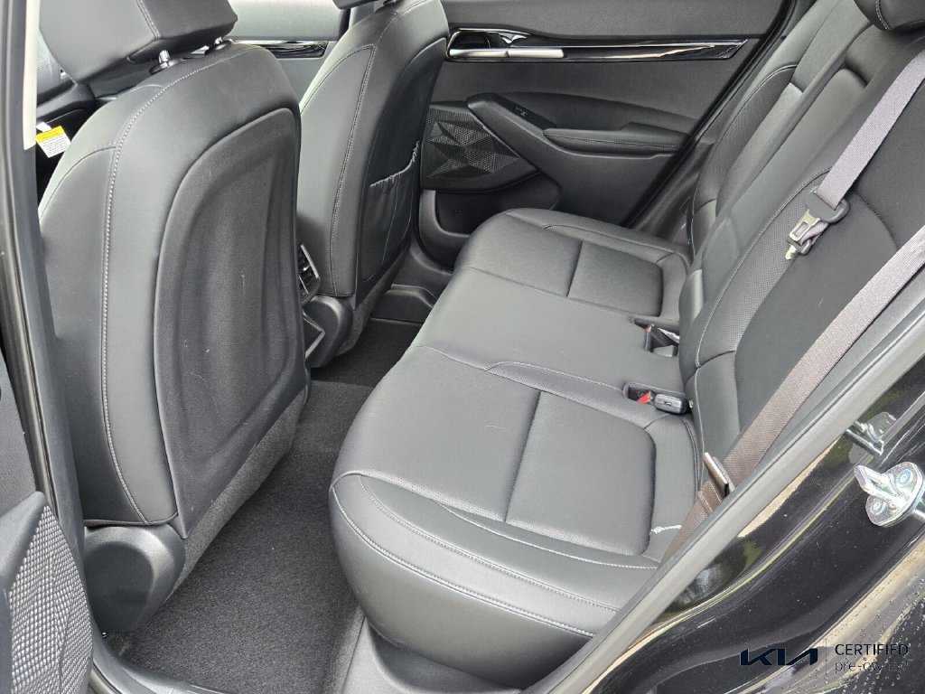 Certified 2025 Kia Seltos EX FWD image 11