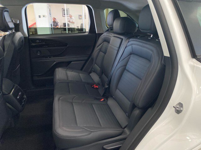 New 2026 Lincoln Nautilus Reserve AWD/4WD image 9