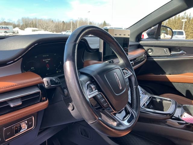 Used 2022 Lincoln Nautilus Reserve w/ Luxury Package image 17