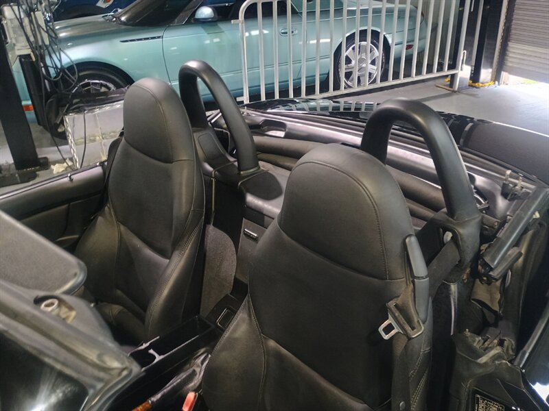 Used 2001 BMW Z3 3.0i RWD image 15