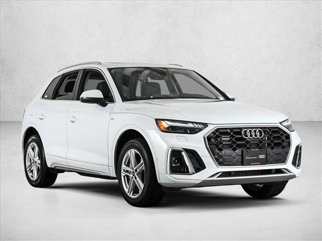 Certified 2024 Audi Q5 e Prestige image 3