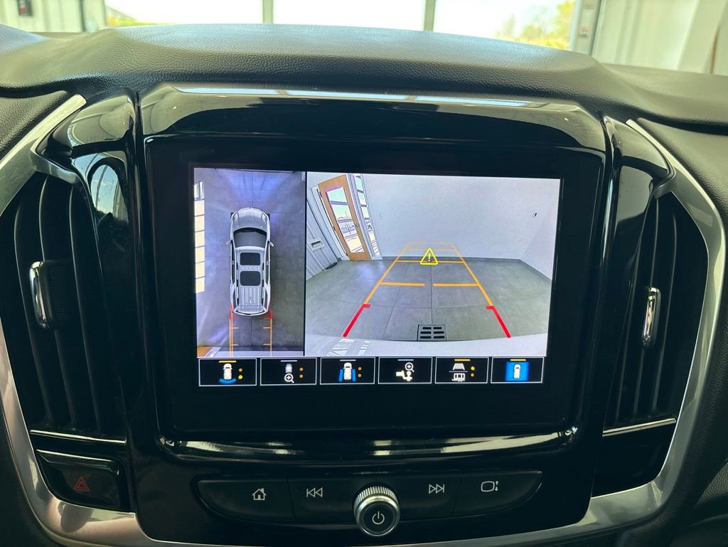Used 2023 Chevrolet Traverse Premier w/ Redline Edition AWD/4WD image 12