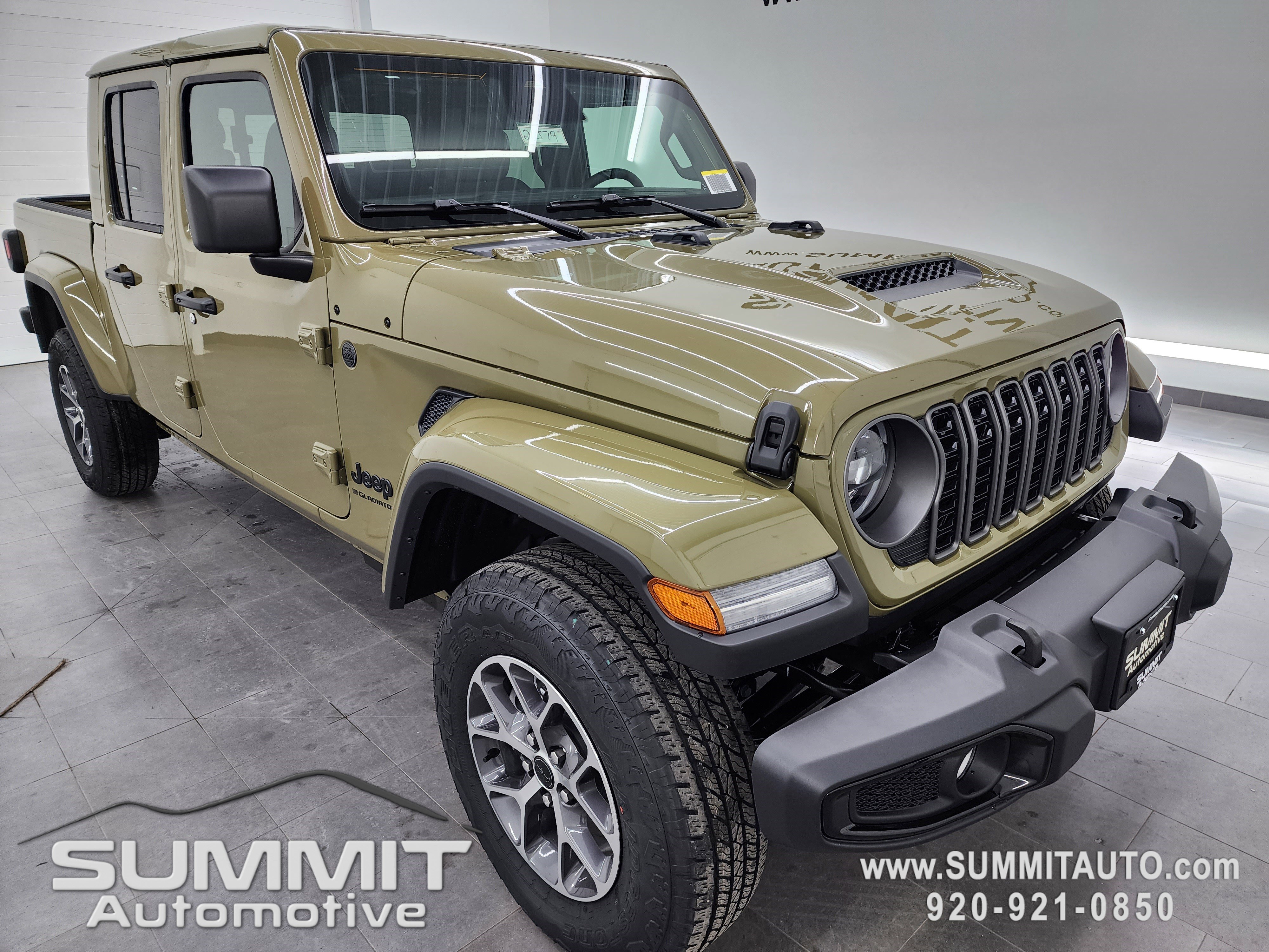 New 2026 Jeep Gladiator Sport image 2