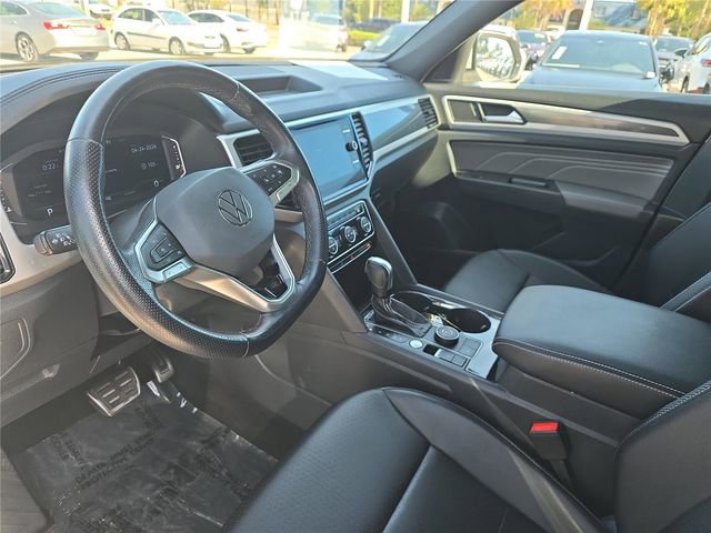 Used 2022 Volkswagen Atlas Cross Sport SEL R-Line AWD/4WD image 19