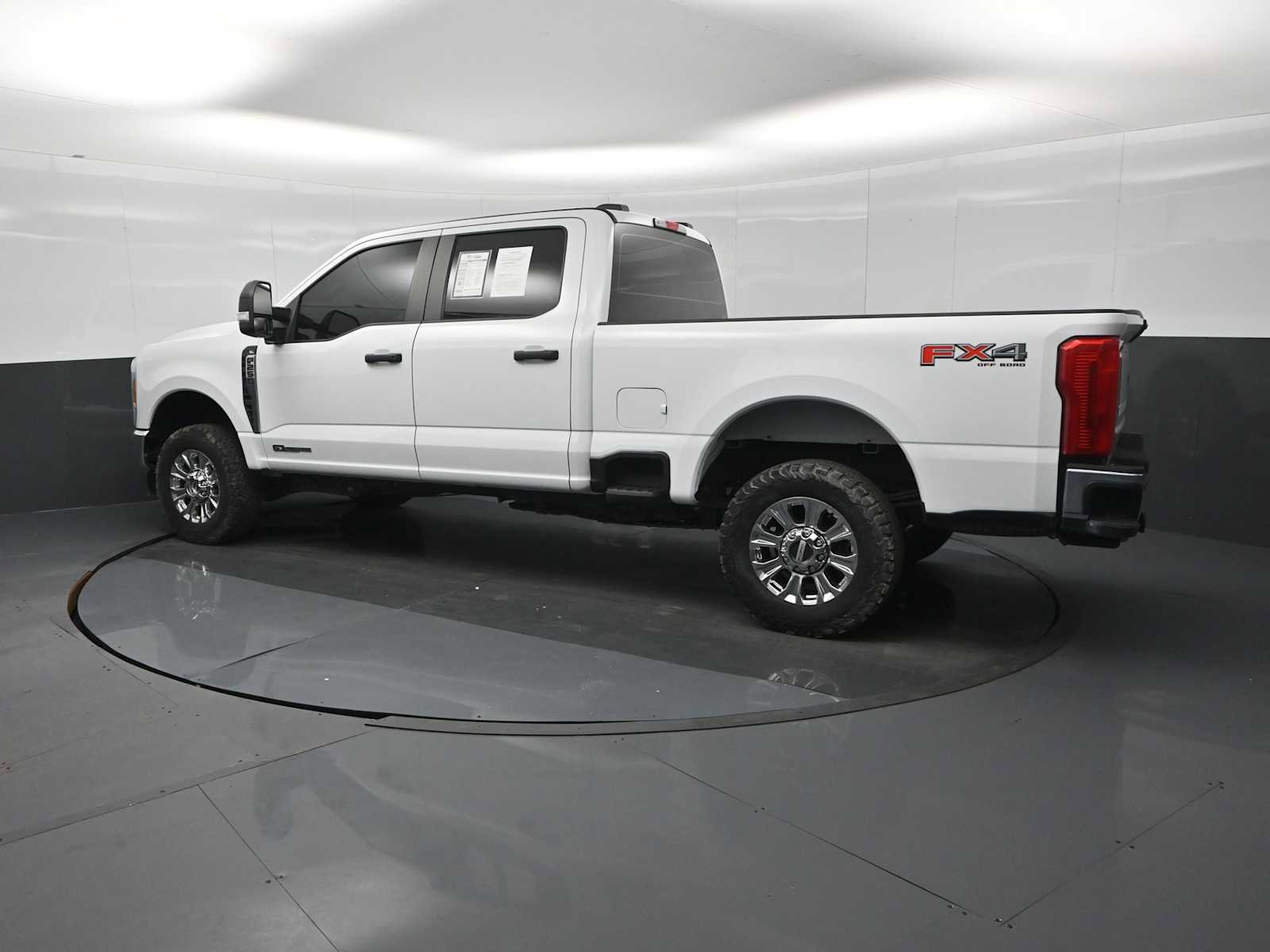 Used 2023 Ford F250 XL w/ FX4 Off-Road Package image 11