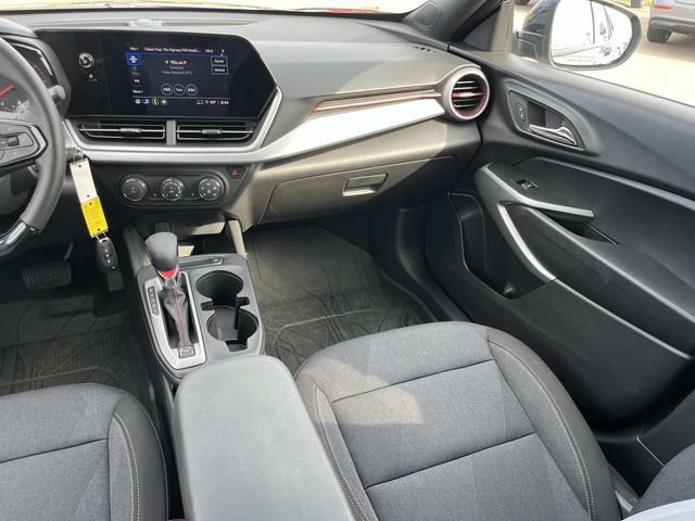 Certified 2025 Chevrolet Trax RS w/ Driver Confidence Package FWD image 15