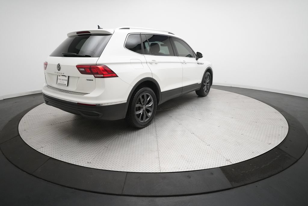 Used 2022 Volkswagen Tiguan SE AWD/4WD image 34