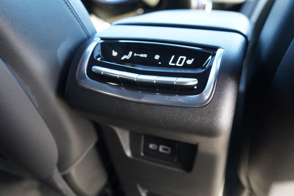 Used 2024 Cadillac XT6 Premium Luxury image 18