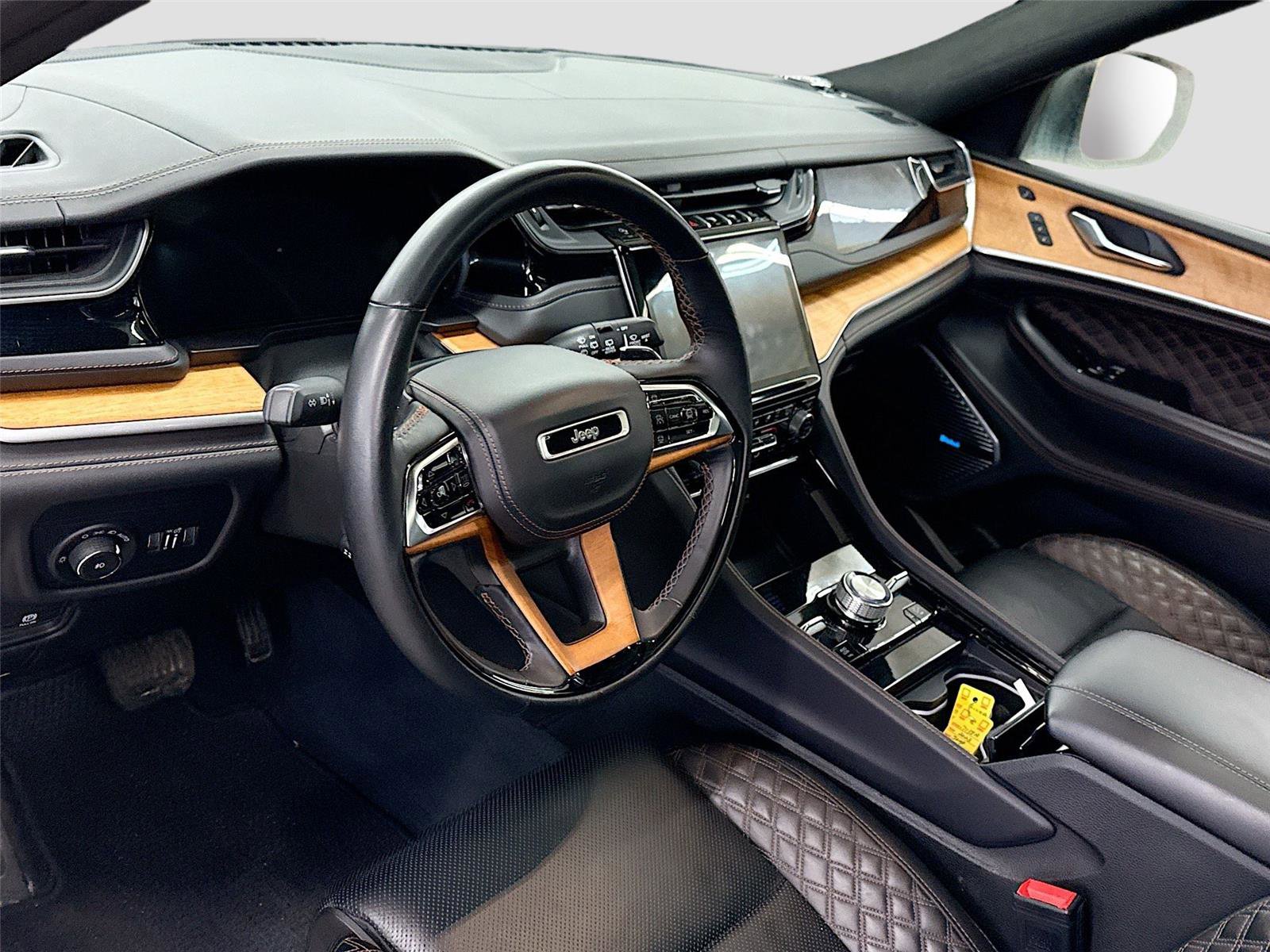 Used 2023 Jeep Grand Cherokee L Summit image 7
