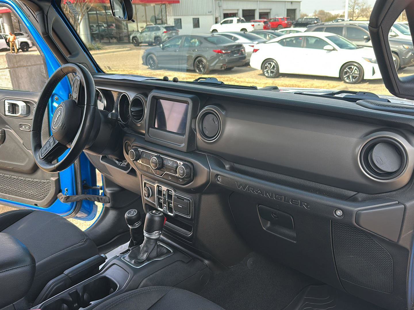 Used 2022 Jeep Wrangler Unlimited Sport AWD/4WD image 19