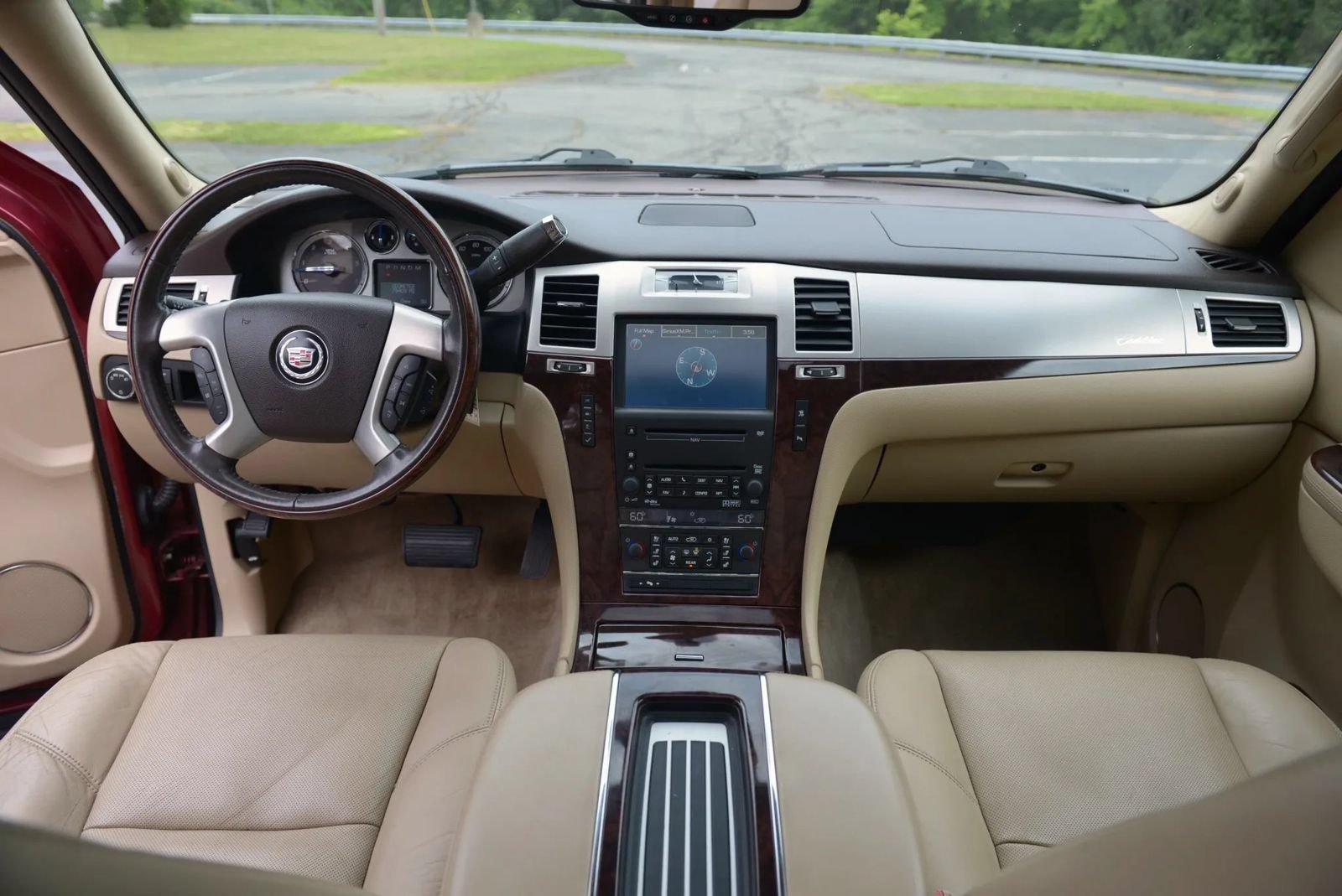 Used 2010 Cadillac Escalade Luxury AWD/4WD image 76
