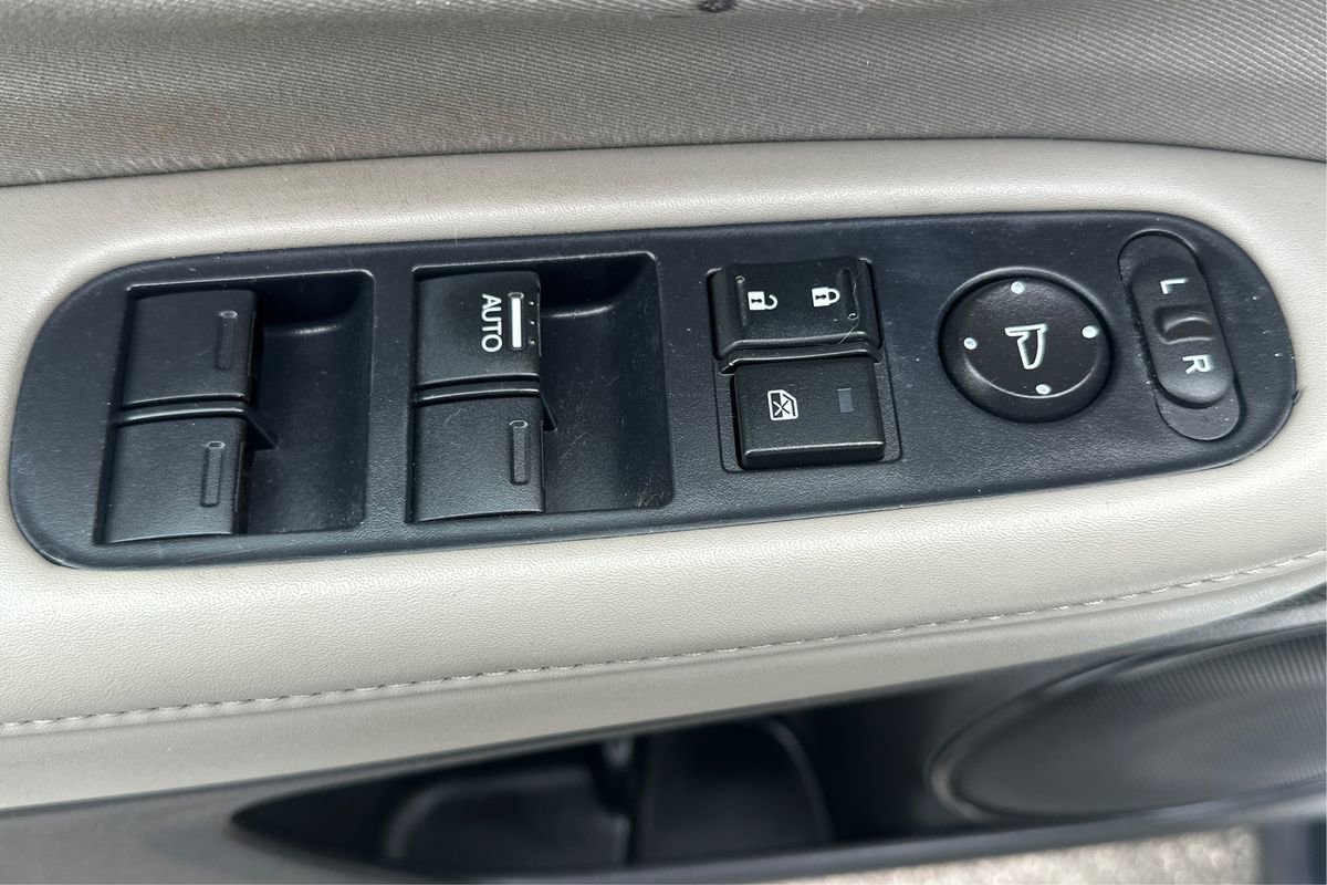 Used 2017 Honda HR-V LX image 32