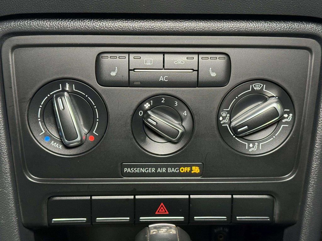Used 2012 Volkswagen Beetle Turbo image 7