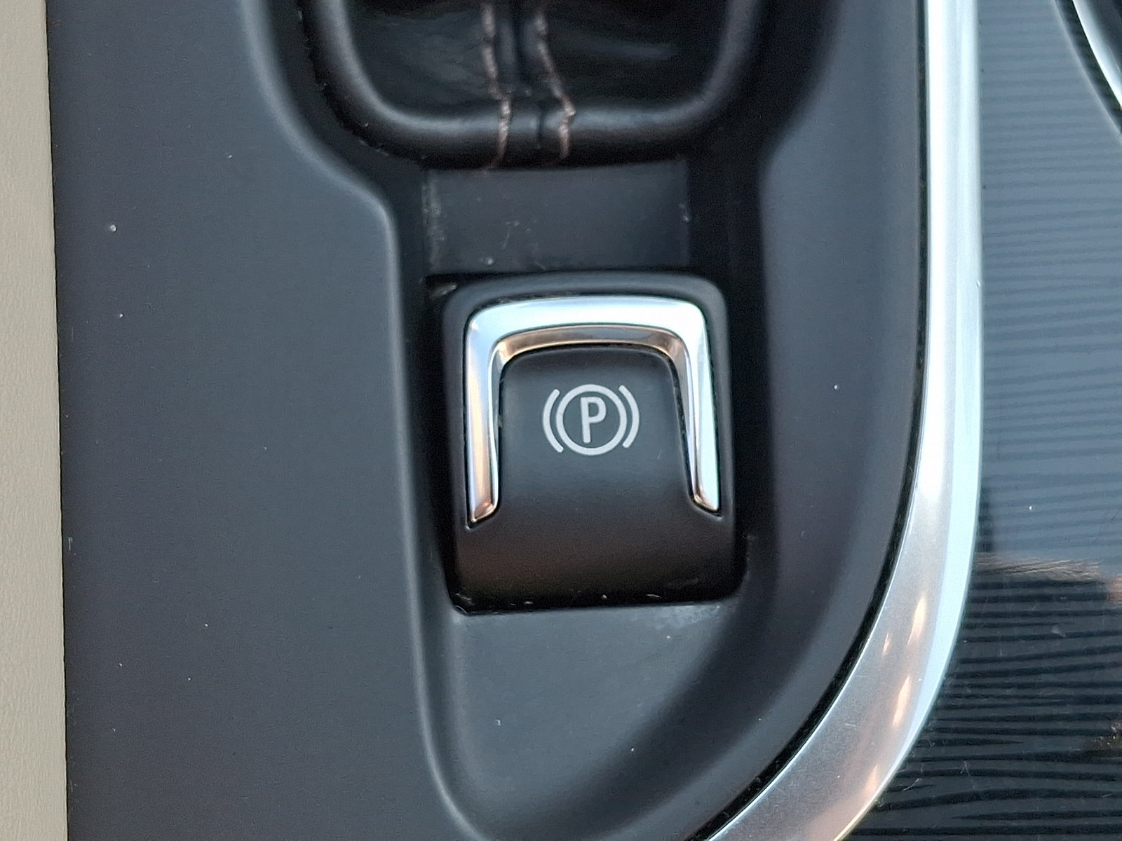 Certified 2017 Buick Envision Premium w/ Driver Confidence Package AWD/4WD image 23