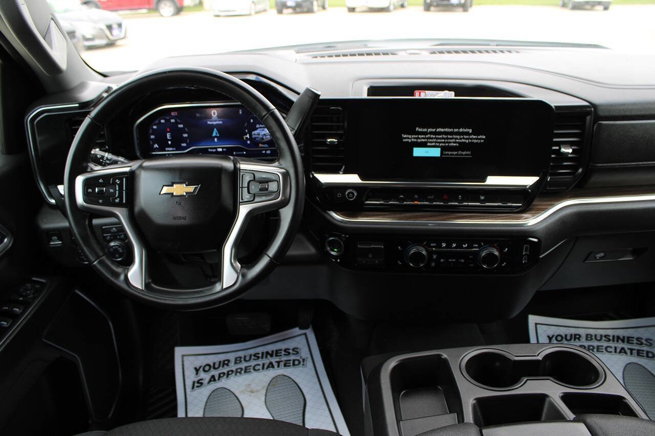 Used 2025 Chevrolet Silverado 1500 LT w/ Work Truck Package AWD/4WD image 11