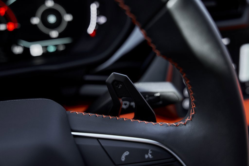 Used 2025 Lamborghini Urus SE image 64