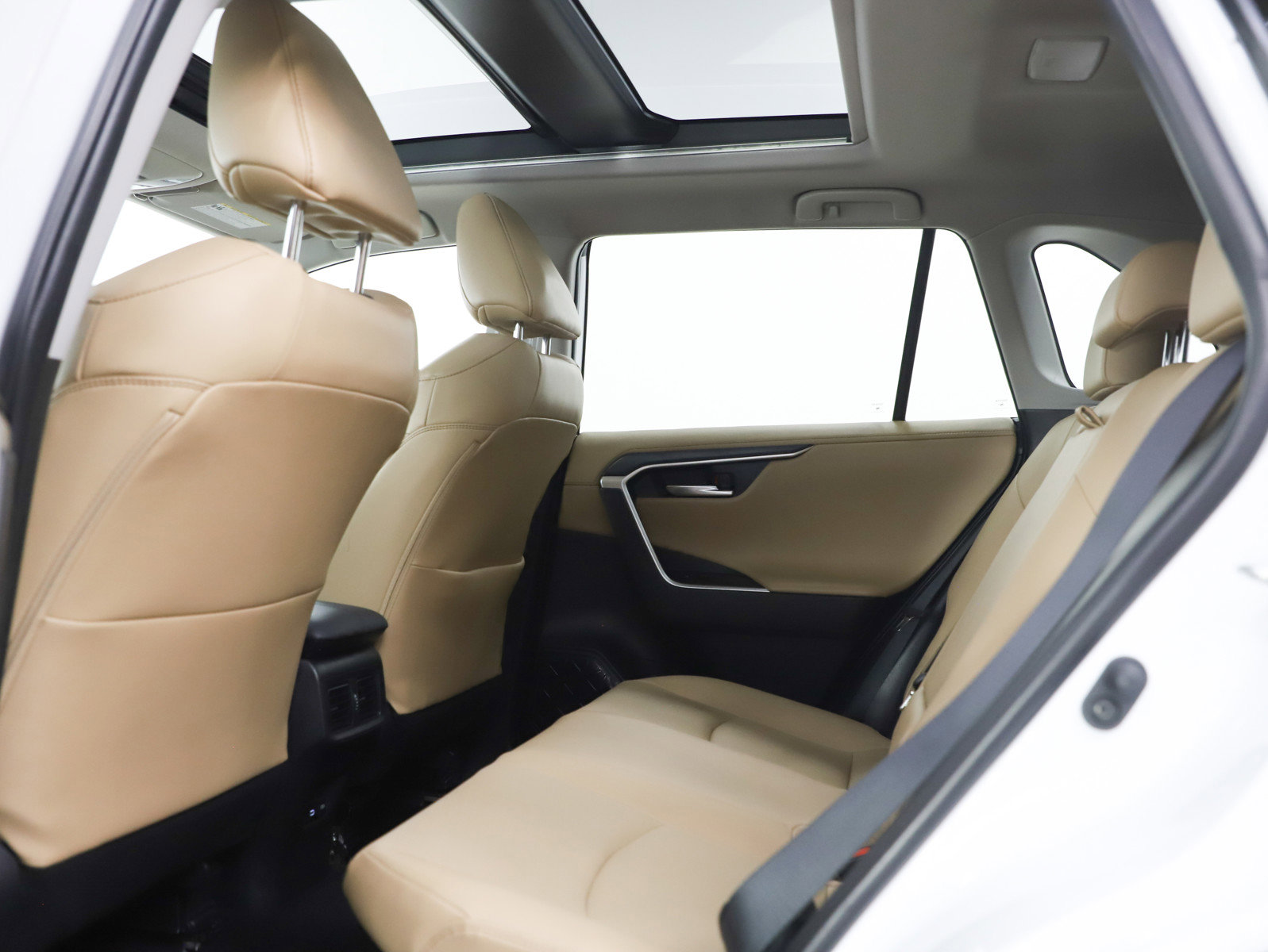 Used 2024 Toyota RAV4 Limited w/ Advanced Technology Package image 18