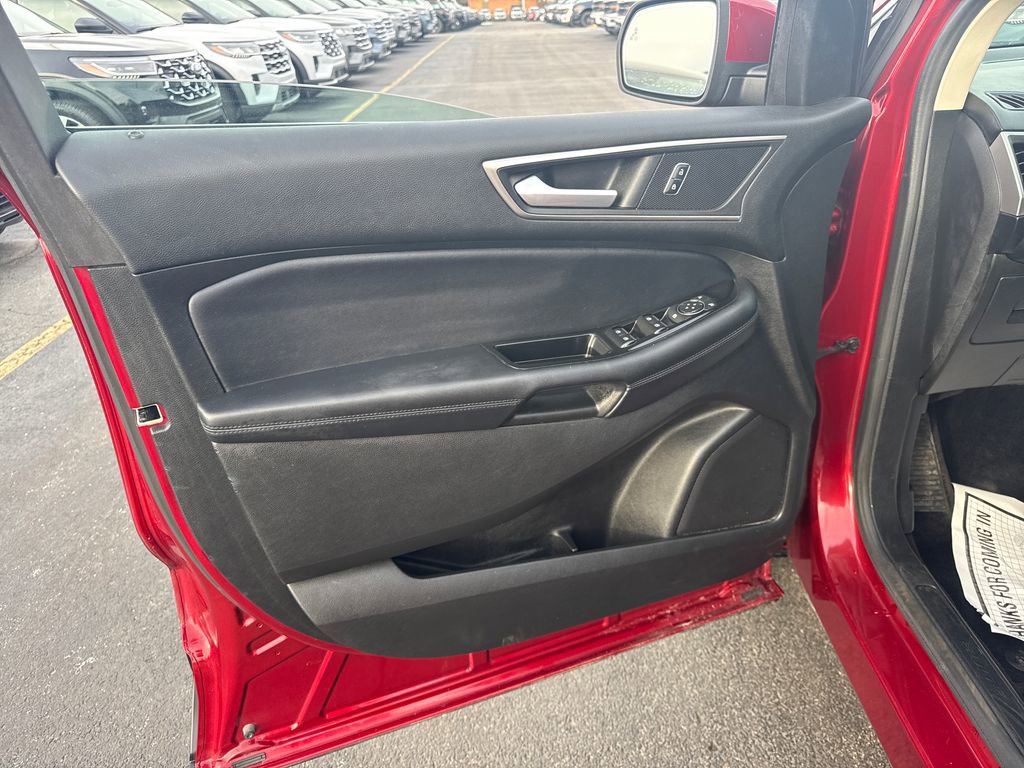 Used 2015 Ford Edge SEL w/ Equipment Group 201A image 29