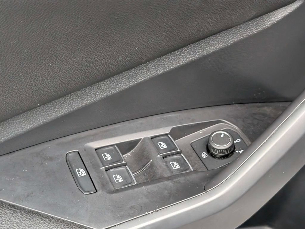 Used 2022 Volkswagen Jetta SE FWD image 13