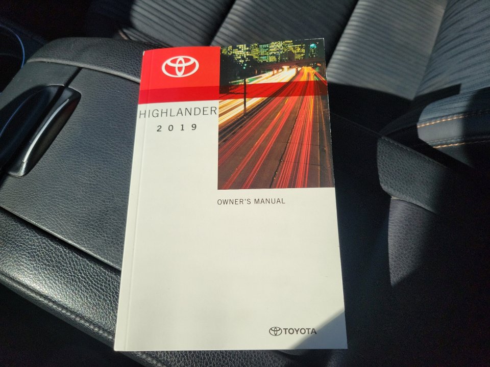 Used 2019 Toyota Highlander Plus FWD image 33