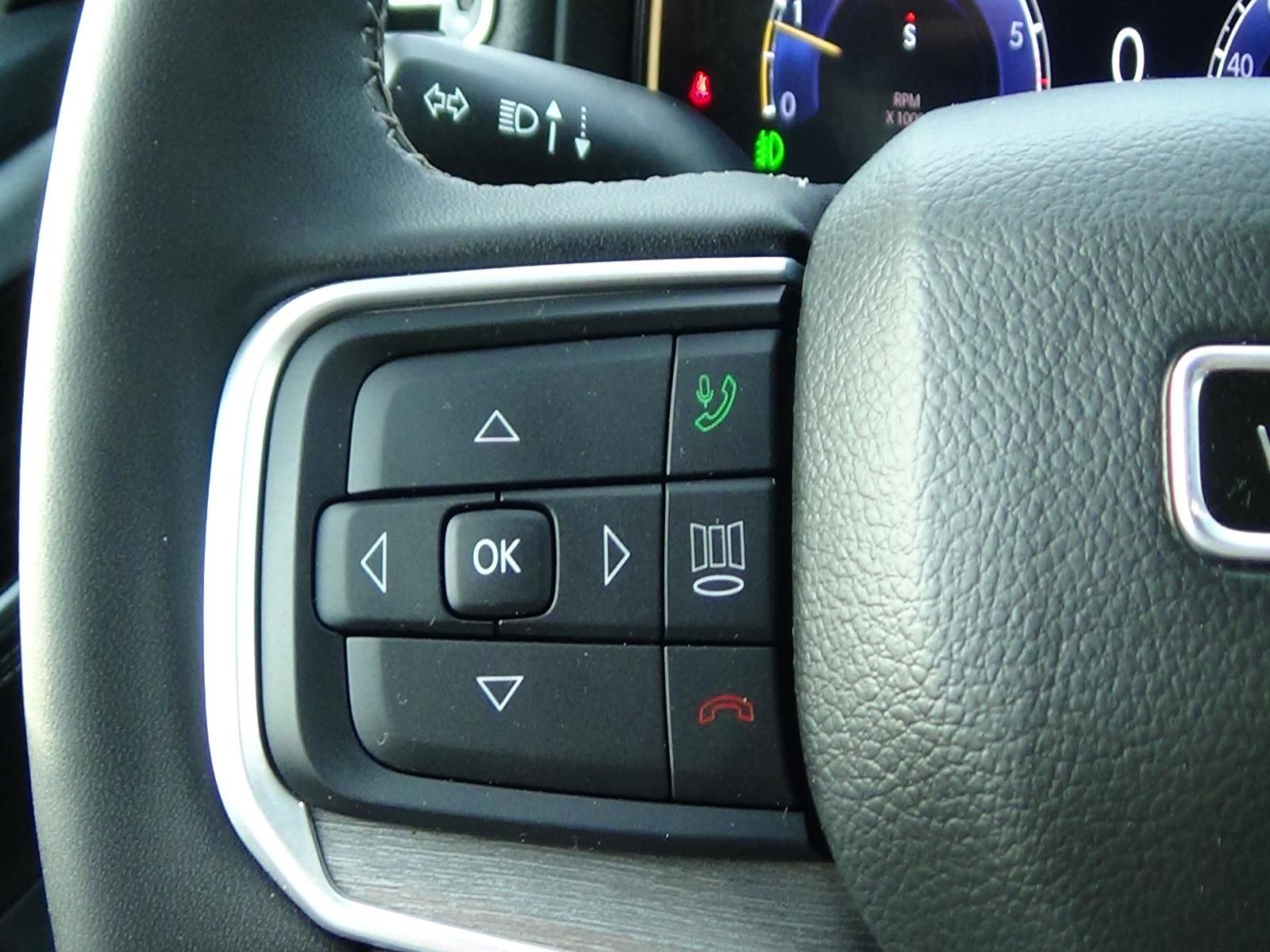 Certified 2025 Jeep Wagoneer L 4WD image 22