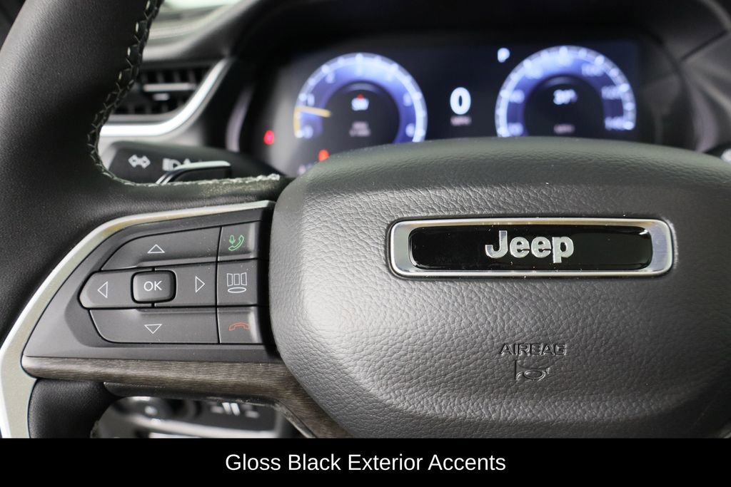 New 2025 Jeep Grand Cherokee Limited image 8