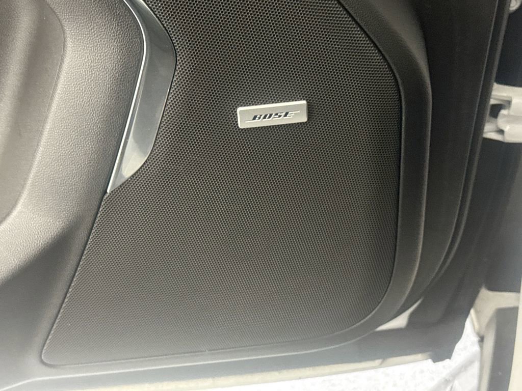 Used 2023 Chevrolet Suburban LT RWD image 18
