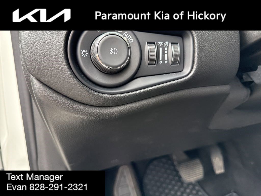 Used 2023 Jeep Renegade Limited w/ Sun/Sound Group image 18