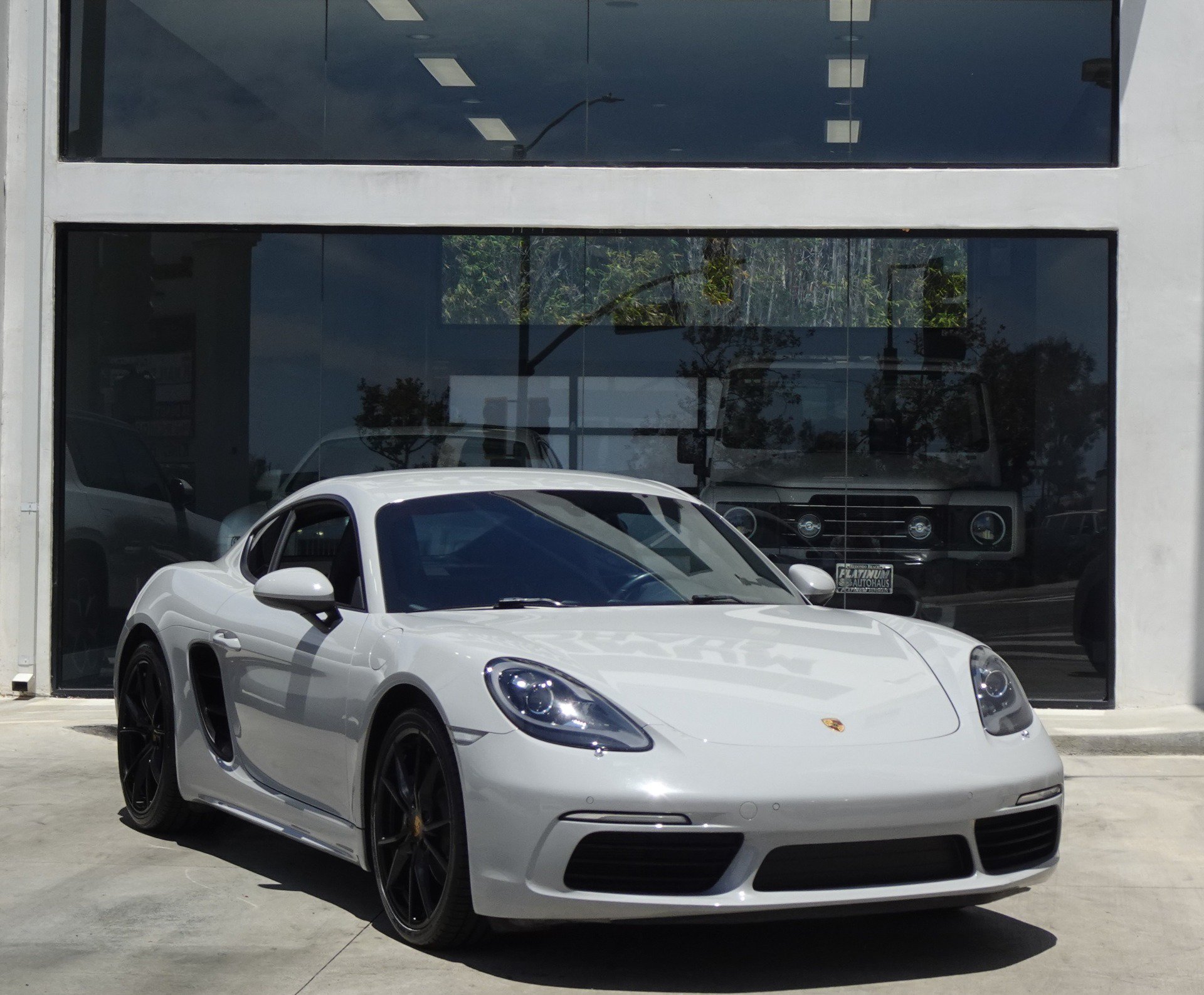 Used 2021 Porsche 718 Cayman RWD image 9