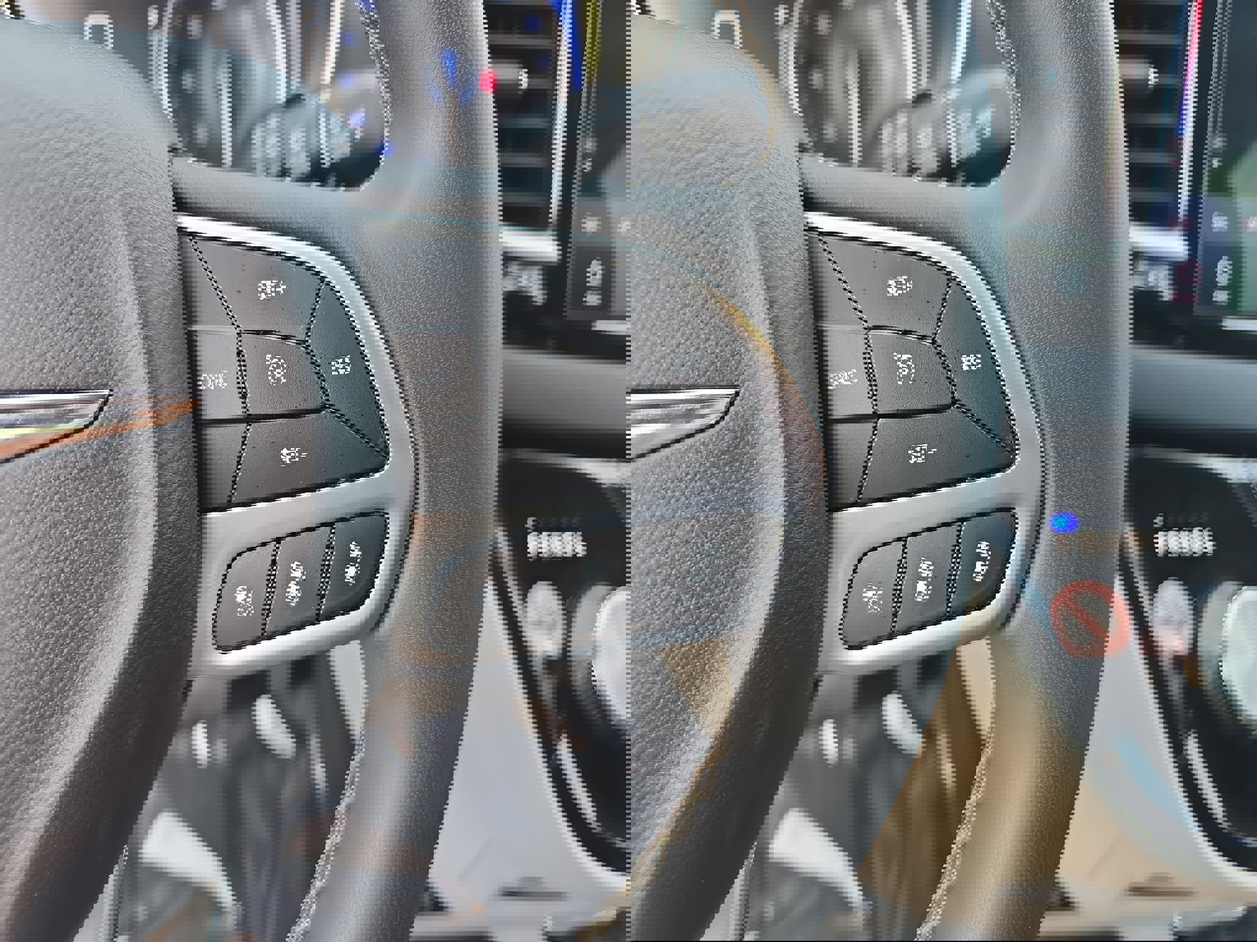 Used 2024 Chrysler Pacifica Touring-L image 17