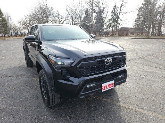 Used 2024 Toyota Tacoma TRD Off-Road image 8