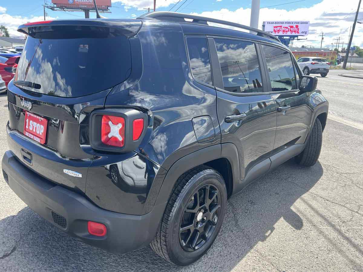 Used 2020 Jeep Renegade Latitude w/ Safety & Security Group II FWD image 5
