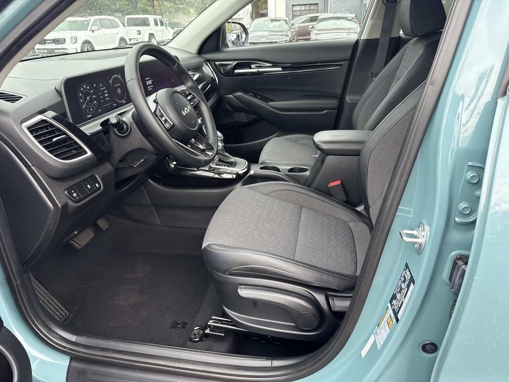Used 2024 Kia Seltos S AWD/4WD image 18