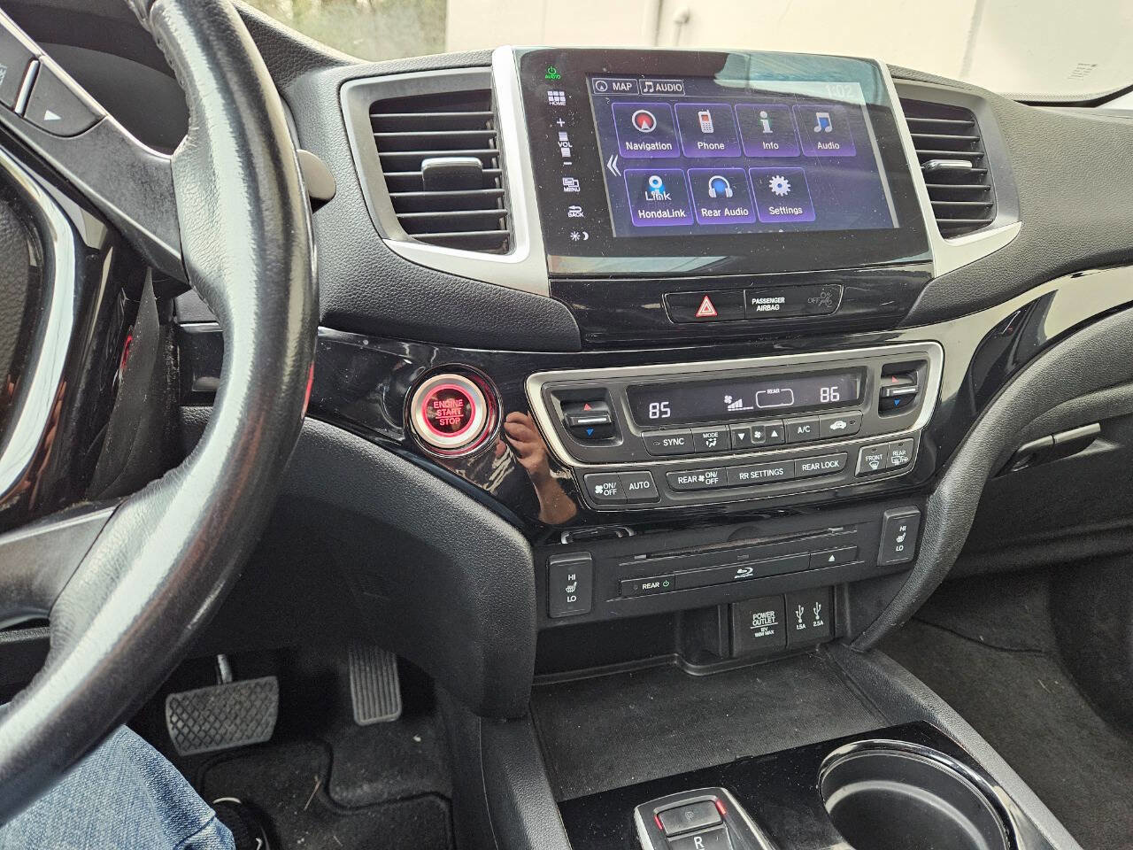 Used 2016 Honda Pilot Touring image 12