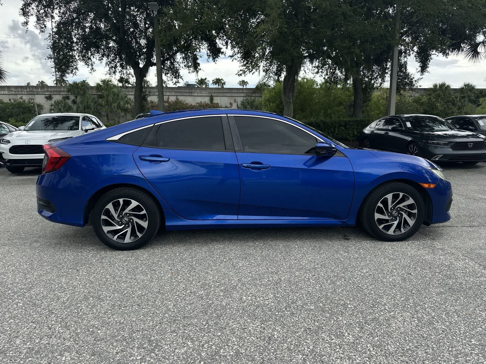 Used 2018 Honda Civic EX image 7