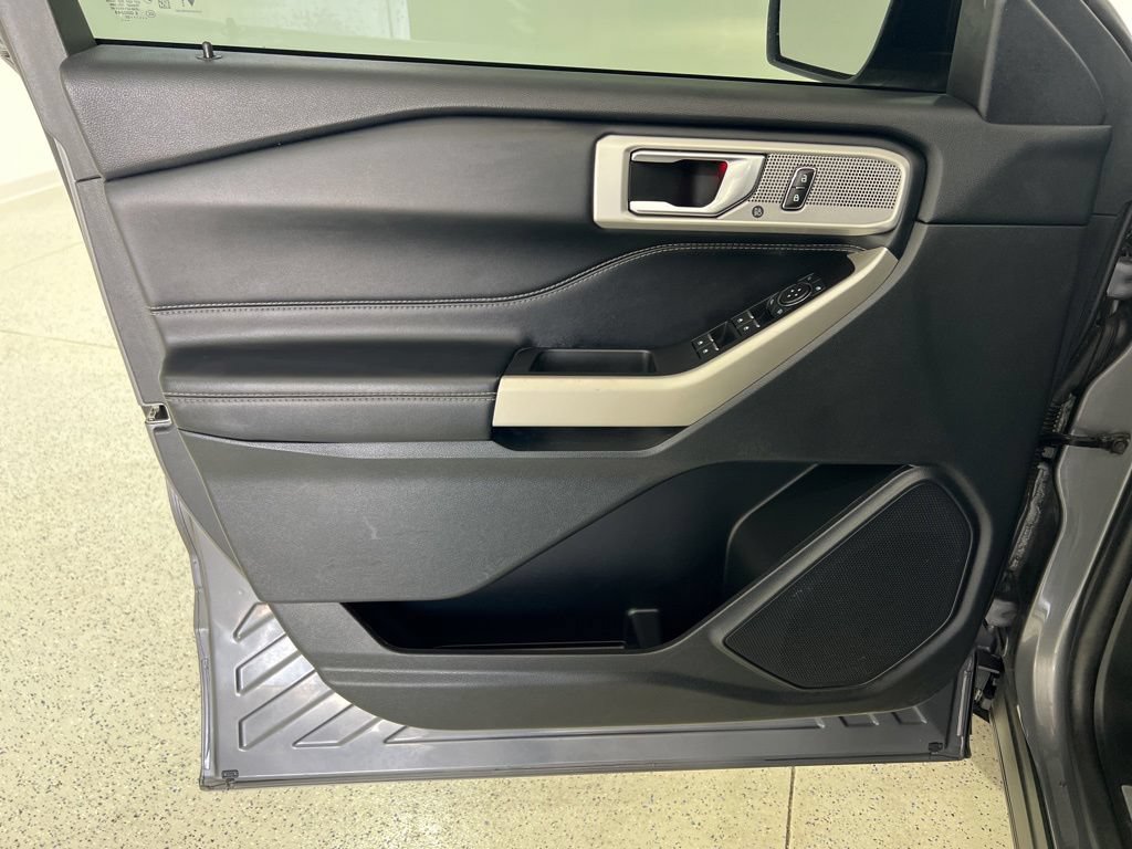 Used 2022 Ford Explorer Limited AWD/4WD image 19
