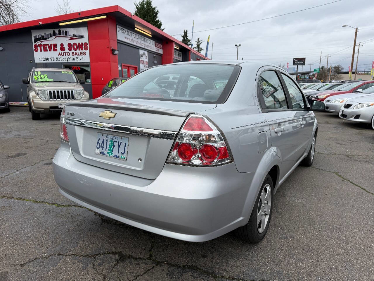 Used 2010 Chevrolet Aveo LT image 10