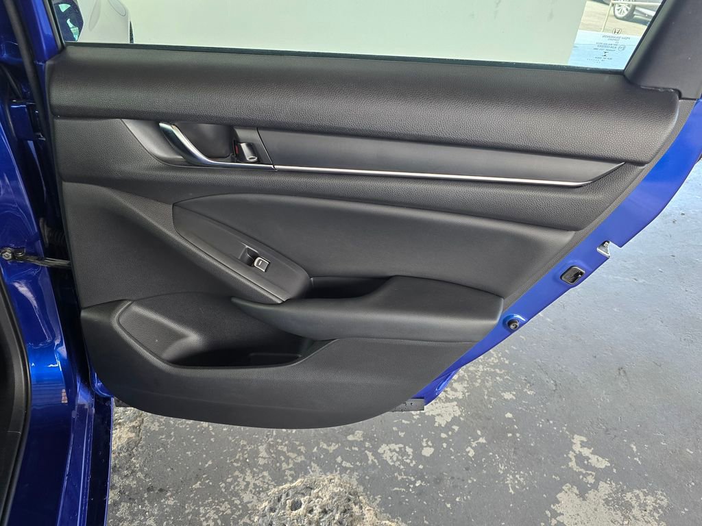 Used 2018 Honda Accord Sport image 22