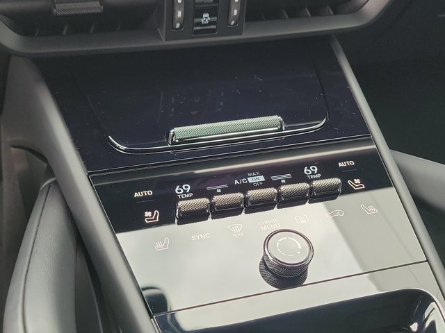 Certified 2025 Porsche Cayenne Turbo GT AWD/4WD image 31