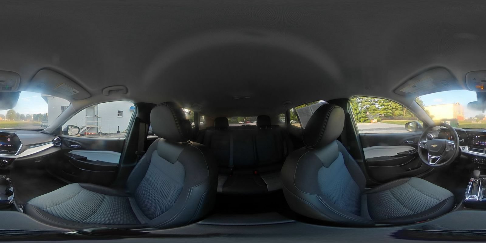 Used 2025 Chevrolet Trax LT w/ LT Convenience Package FWD image 42