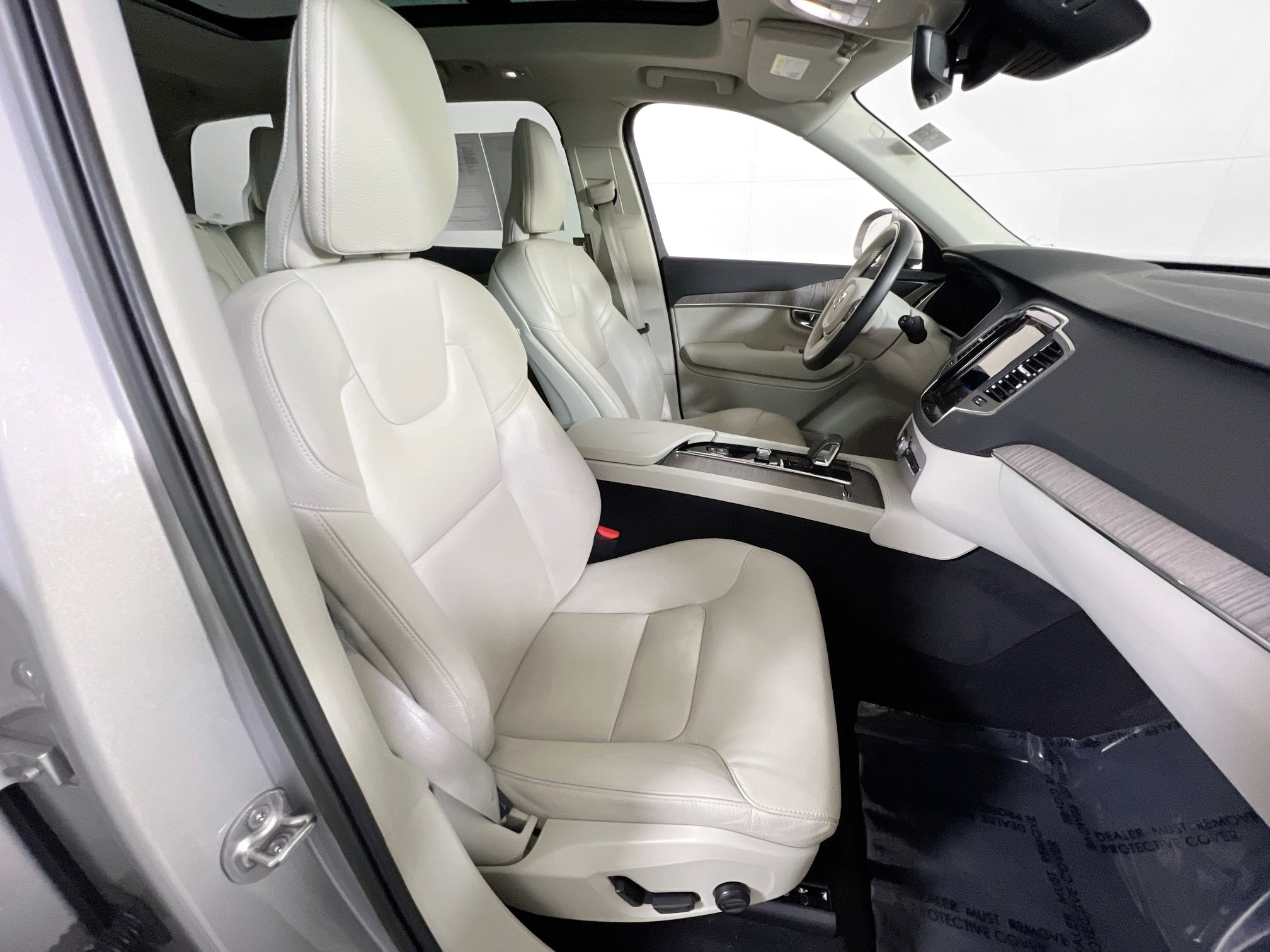 Used 2023 Volvo XC90 B6 Core w/ Protection Package Premier image 30